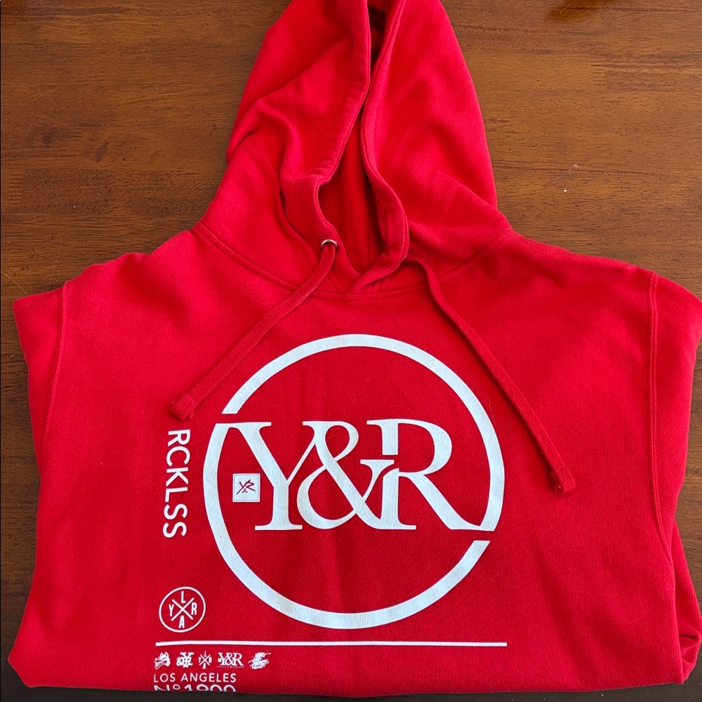 Y&R Hoodie Men red size small